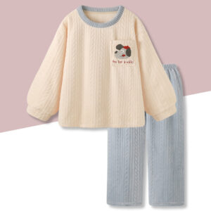 simple cartoon thick flannel pajamas autumn and winter women can wear a home service suit.