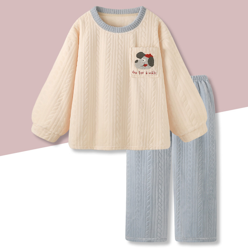 simple cartoon thick flannel pajamas autumn and winter women can wear a home service suit. simple cartoon thick flannel pajamas autumn and winter women can wear a home service suit.